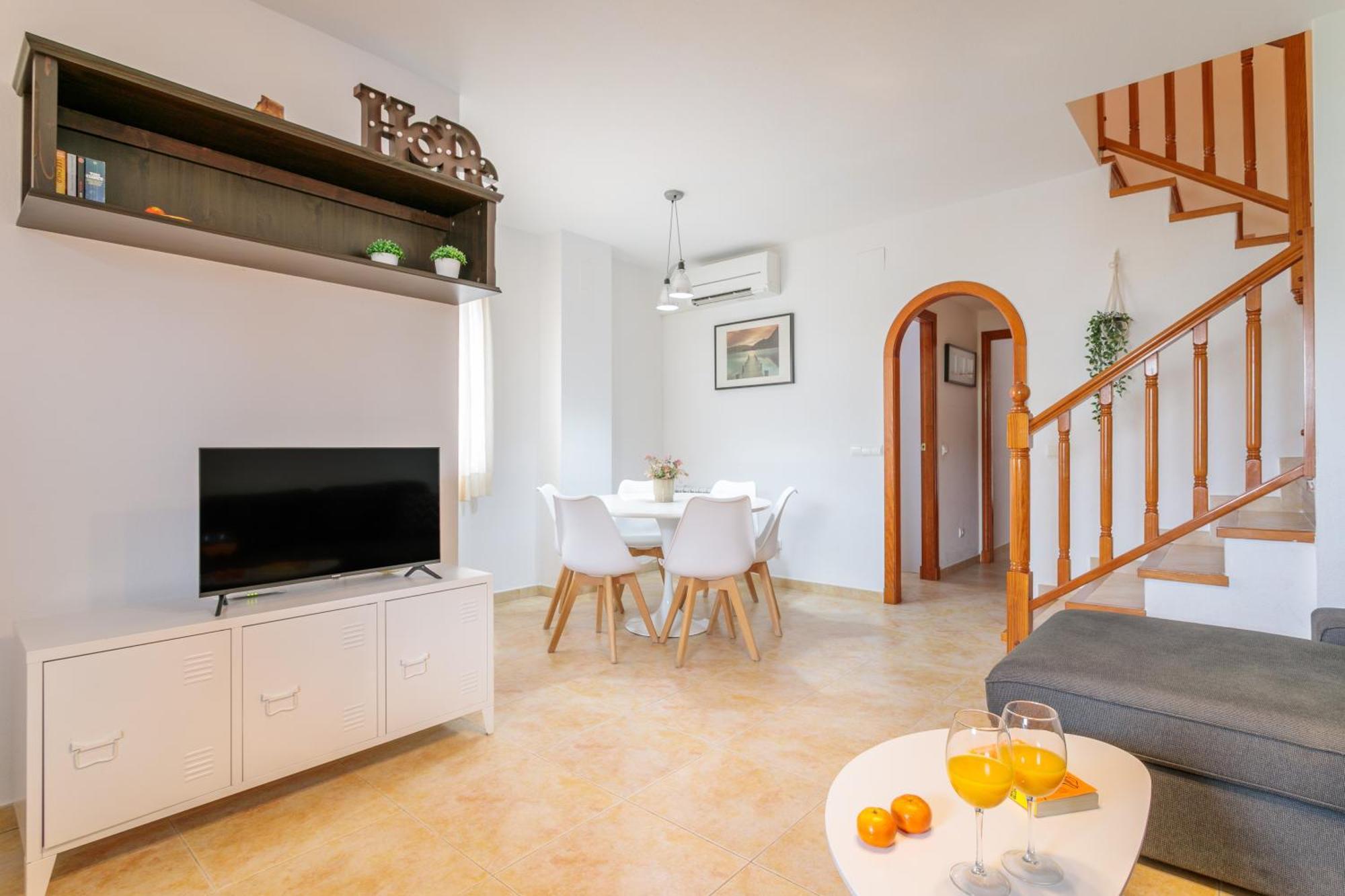 Montefaro Spacious Townhouse - Beach & Pool Санта Пола Екстериор снимка