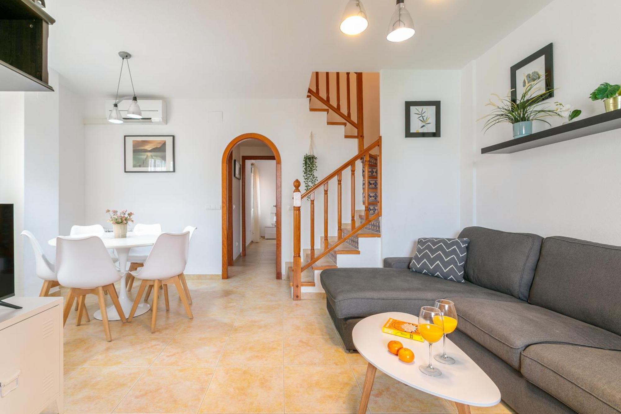 Montefaro Spacious Townhouse - Beach & Pool Санта Пола Екстериор снимка
